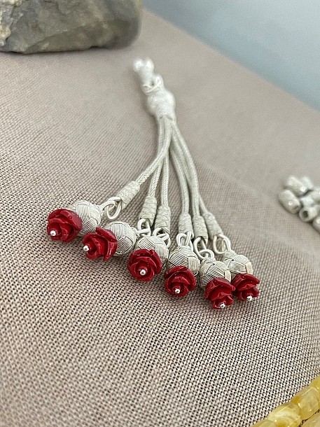 Gümüş Kazaziye El Örgüsü Gül Detaylı Altı Sallantılı Tesbih Püskülü