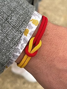 Gümüş Kazaziye Gemici Düğümü Taraftar Bilekliği Sarı Kırmızı Spor Renkleri