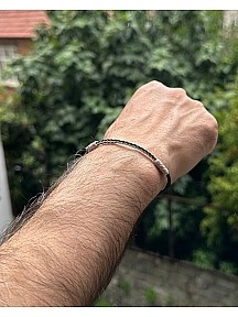 Gümüş Kazaziye Siyah Beyaz Zincir Örgü Detaylı Bileklik