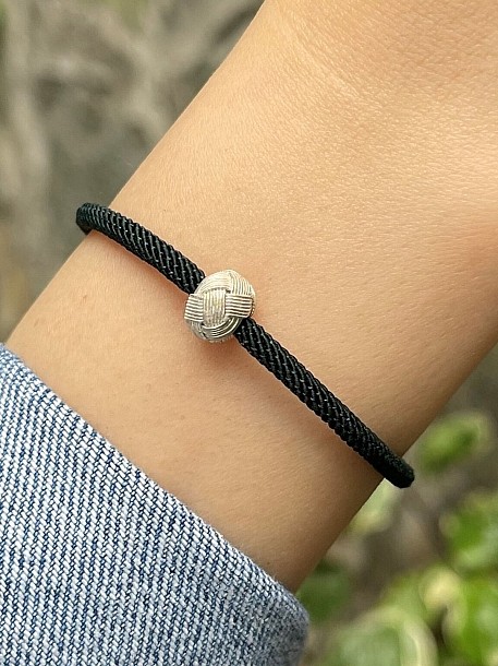Gümüş Kazaziye Top Detaylı Koyu Yeşil Bileklik