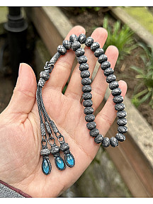 Gümüş Kazaziye Üç Sallantılı Renkli Zirkon Taş Detaylı El Örmesi Bilek Boy Tespih 9x8mm