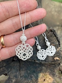 Gümüş Kazaziye Üç Sıralı Aşk Düğümü Kolye Küpe Set Set04, One Size
