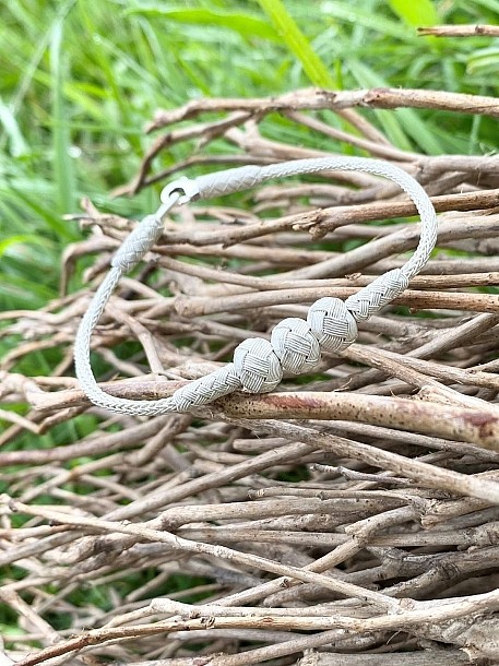 Gümüş Kazaziye Üç Top Detaylı Bileklik Bıl056