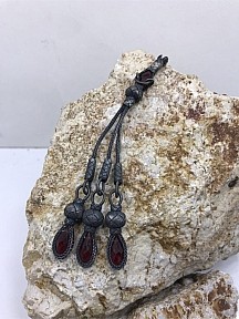 Kırmızı Kristal Taşlı Oksitli Gümüş Üçlü Tesbih
