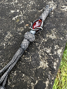 Kırmızı Kristal Taşlı Oksitli Üçlü Gümüş Tesbih Püskülü PUS303