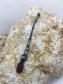 Kırmızı Taşlı Kısa Oksitli Gümüş Tesbih Püskülü