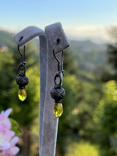 El Yapımı Gümüş Kazaziye Sarı Kristal Taşlı Sallantılı Küpe