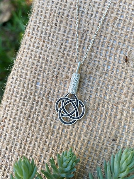 Siyah Beyaz Şems Düğümü Gümüş Kazaziye Kolye