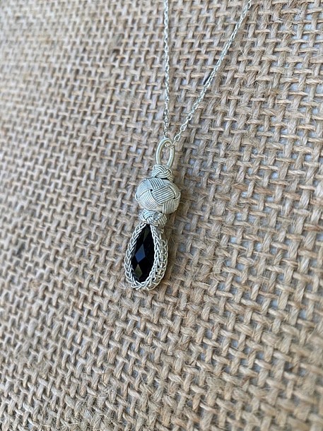 Siyah Taşlı Gümüş Kazaziye Kolye