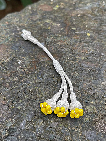 Üç Sallantılı Gümüş Kazaziye Renkli Boncuk Detaylı Tesbih Püskülü