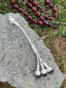 Üç Sallantılı Gümüş Kazaziye Renkli Boncuk Detaylı Tesbih Püskülü