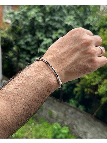 Gümüş Kazaziye Siyah Beyaz Zincir Örgü Detaylı Bileklik